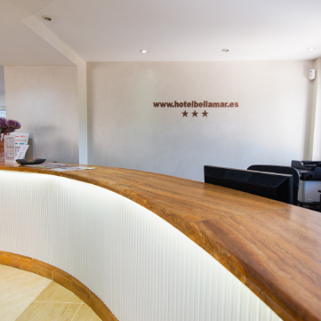 Rezeption Detail des Empfangsbereichs des Hotels